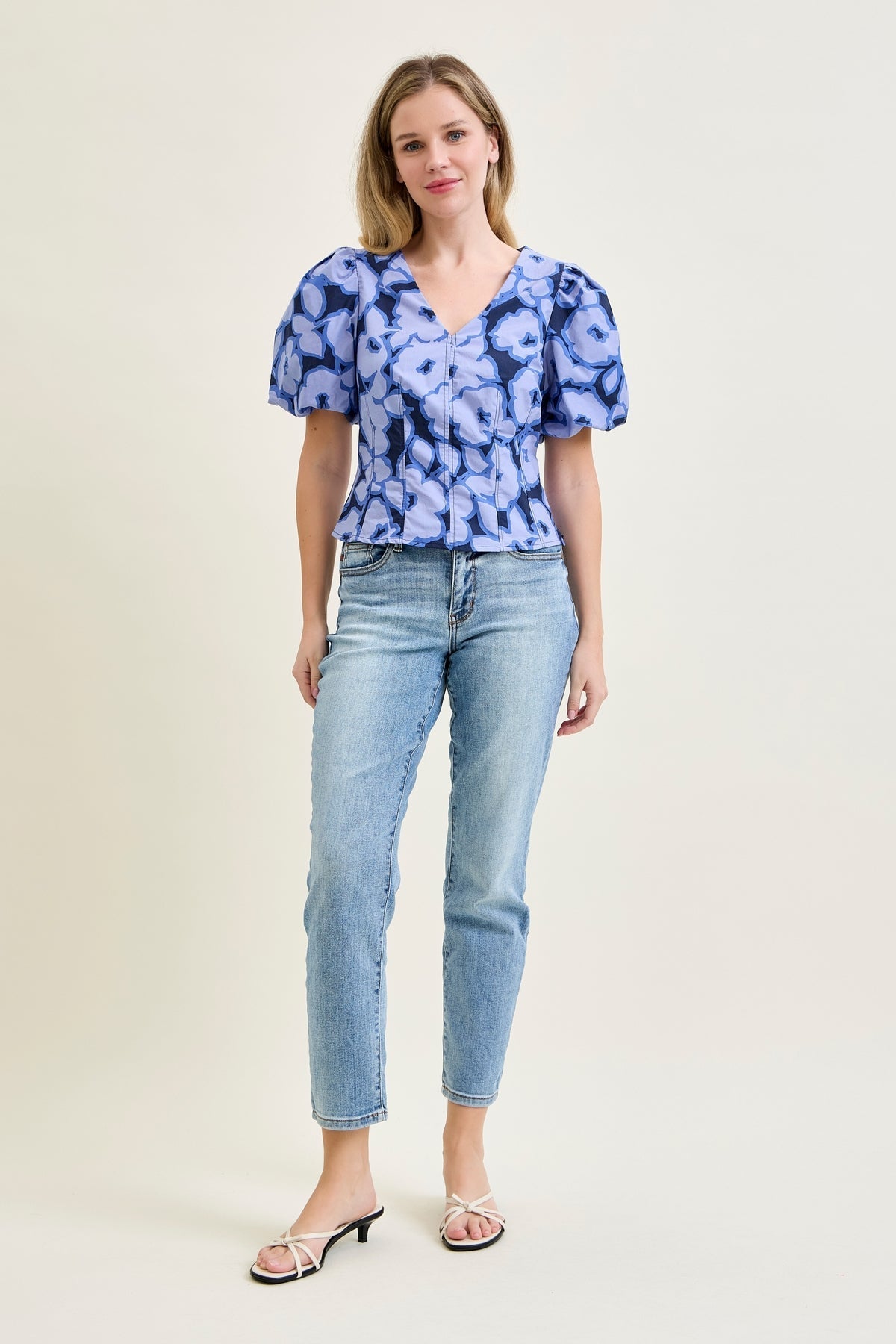 Stacy Vintage Vibes Slim Jeans with a Pocket Perk