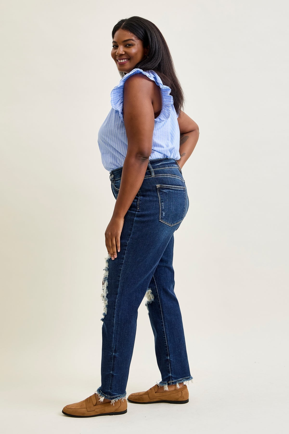Lisse Mid Rise Ripped Straight Fit Jeans - PLUS
