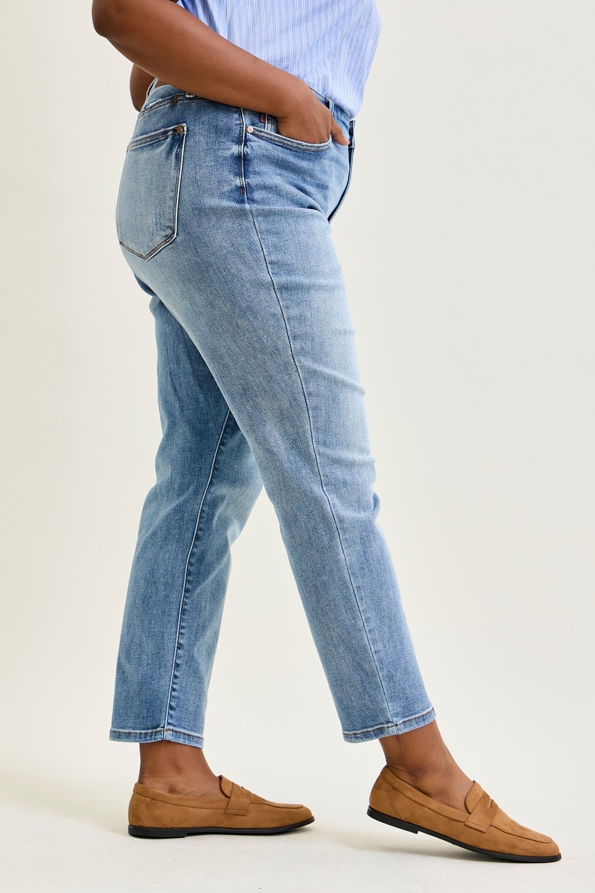 Stacy Vintage Vibes Slim Jeans with a Pocket Perk - PLUS